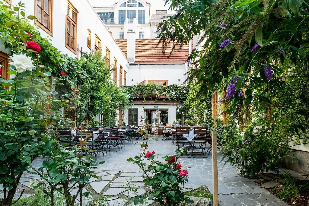Schreiners Essen Und Wohnen Hotel Vienna